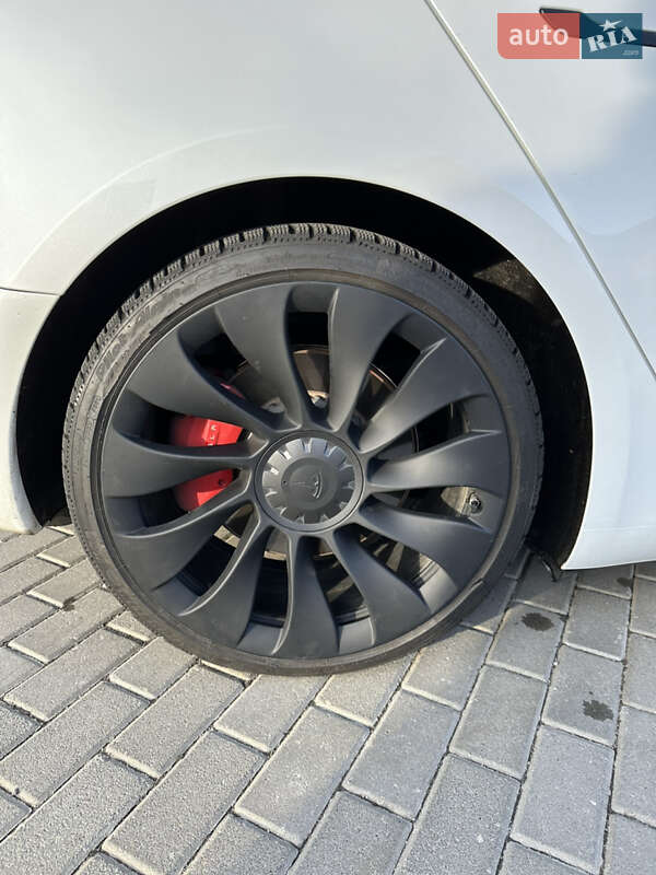 Седан Tesla Model 3 2020 в Виннице