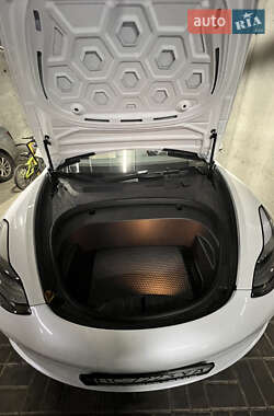Седан Tesla Model 3 2022 в 
