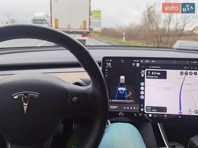 Седан Tesla Model 3 2018 в Львове