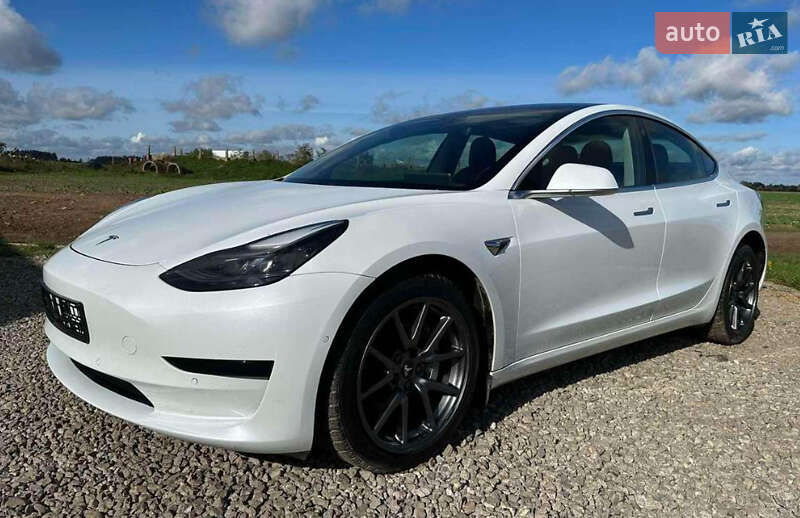 Седан Tesla Model 3 2020 в Білій Церкві
