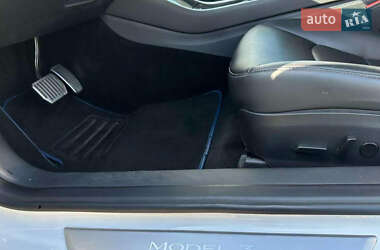 Седан Tesla Model 3 2020 в 