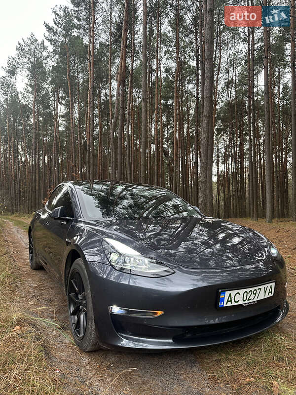 Седан Tesla Model 3 2022 в Любомле