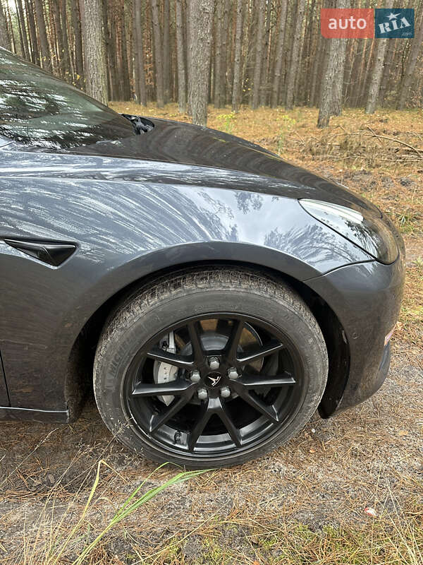Седан Tesla Model 3 2022 в Любомле