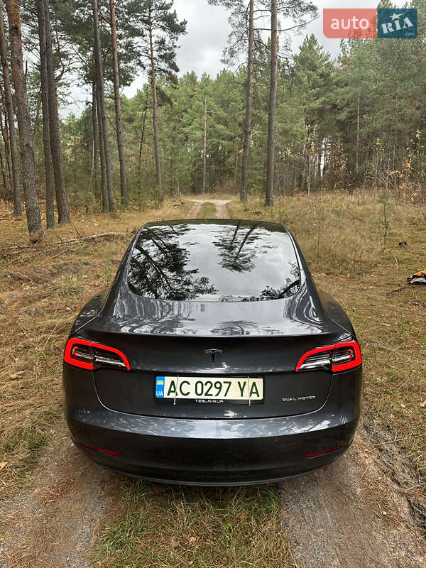 Седан Tesla Model 3 2022 в Любомлі