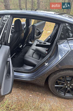 Седан Tesla Model 3 2022 в Любомле