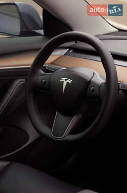 Седан Tesla Model 3 2022 в Києві
