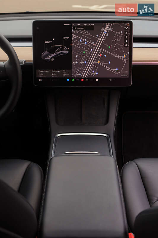 Седан Tesla Model 3 2022 в Киеве