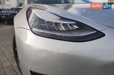 Седан Tesla Model 3 2018 в 