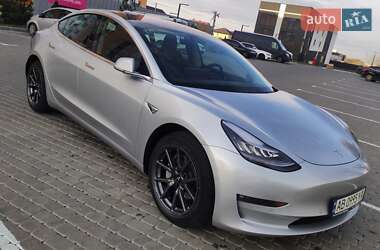 Седан Tesla Model 3 2018 в Виннице