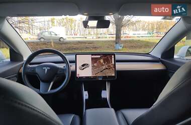 Седан Tesla Model 3 2018 в Виннице