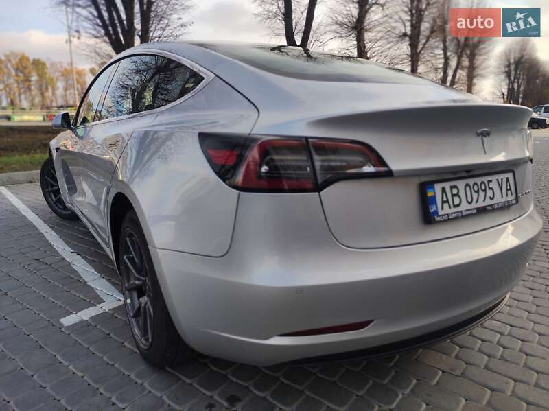 Седан Tesla Model 3 2018 в Виннице