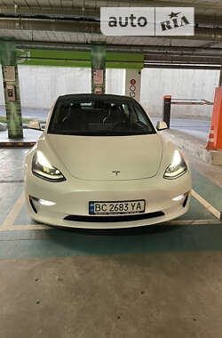 Tesla Model 3 2020