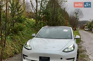 Седан Tesla Model 3 2021 в Львове