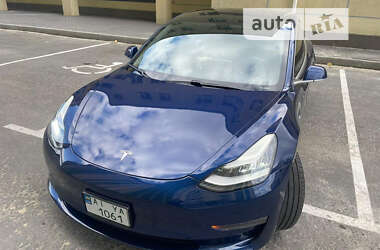 Седан Tesla Model 3 2020 в 