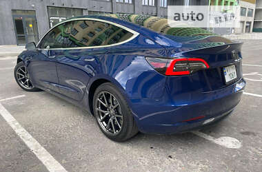 Седан Tesla Model 3 2020 в 