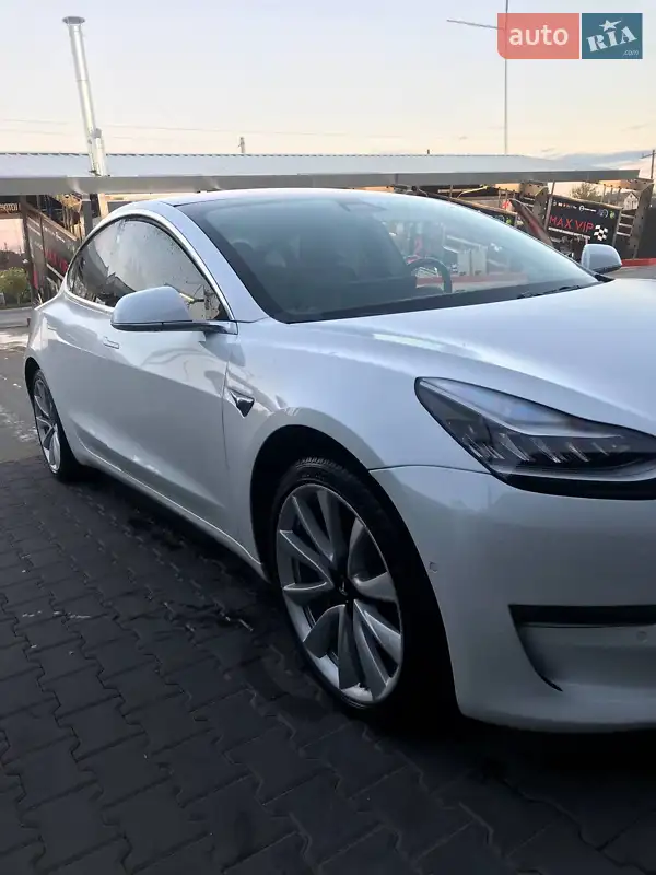 Tesla Model 3 2018