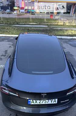 Седан Tesla Model 3 2022 в 