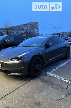 Tesla Model 3 2022