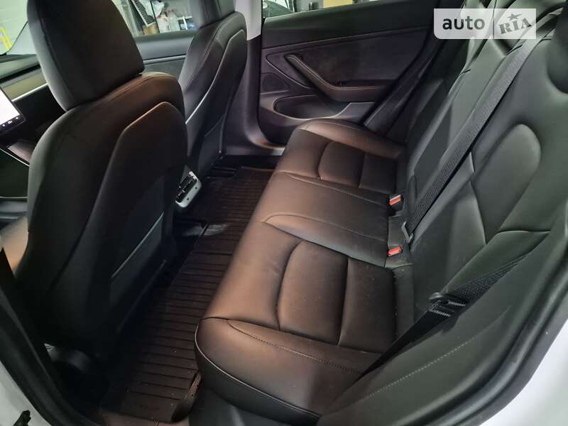 Седан Tesla Model 3 2019 в Києві