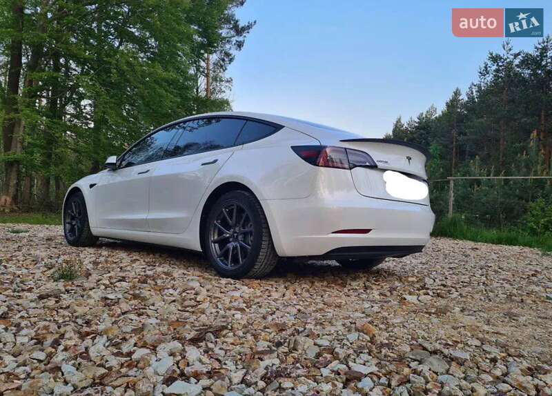 Седан Tesla Model 3 2018 в Киеве