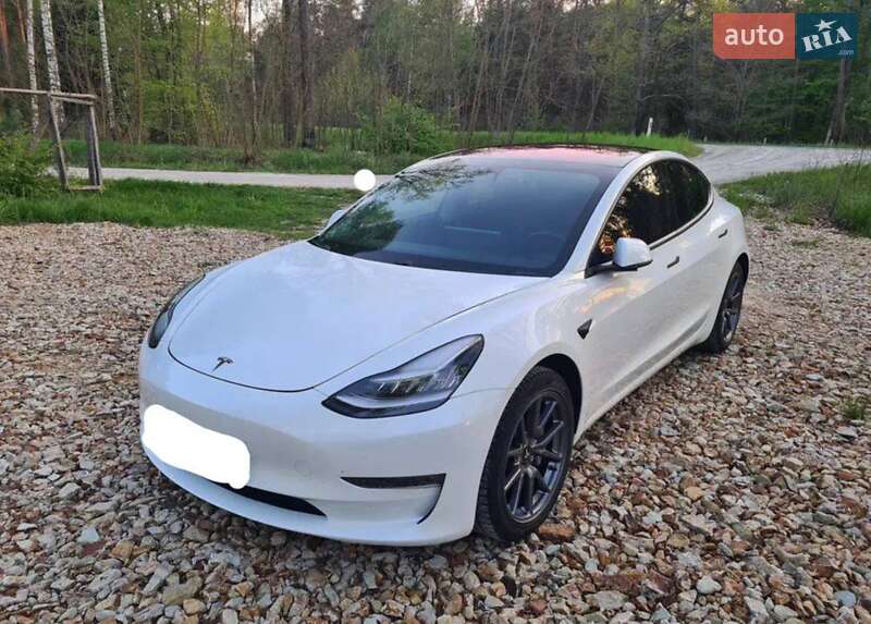 Седан Tesla Model 3 2018 в Киеве