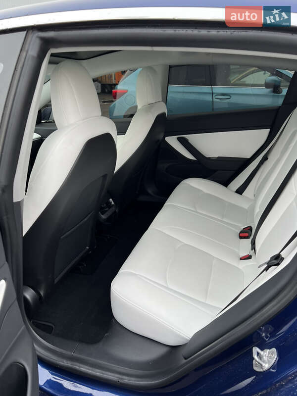 Седан Tesla Model 3 2020 в Полтаве