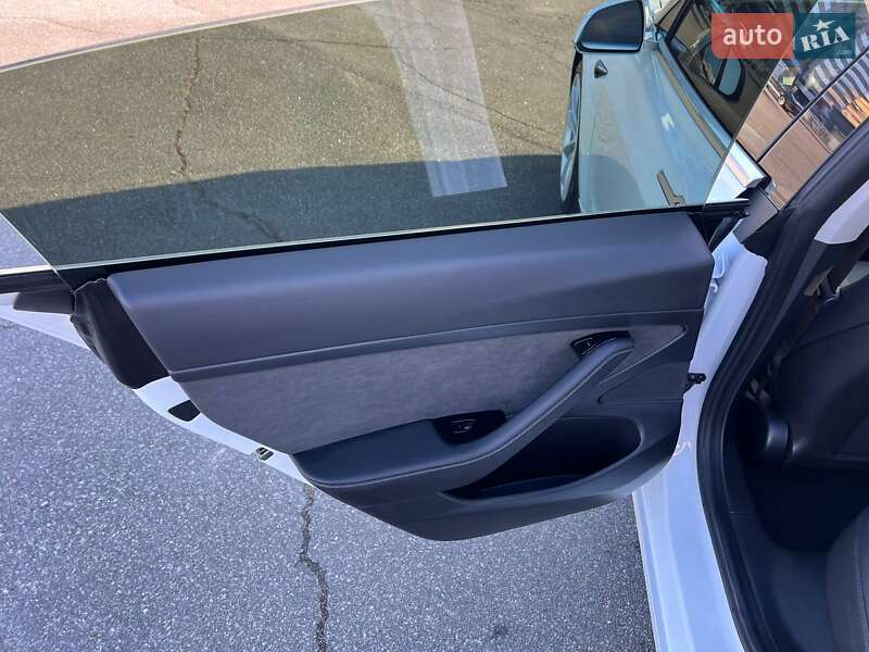Седан Tesla Model 3 2020 в Харькове