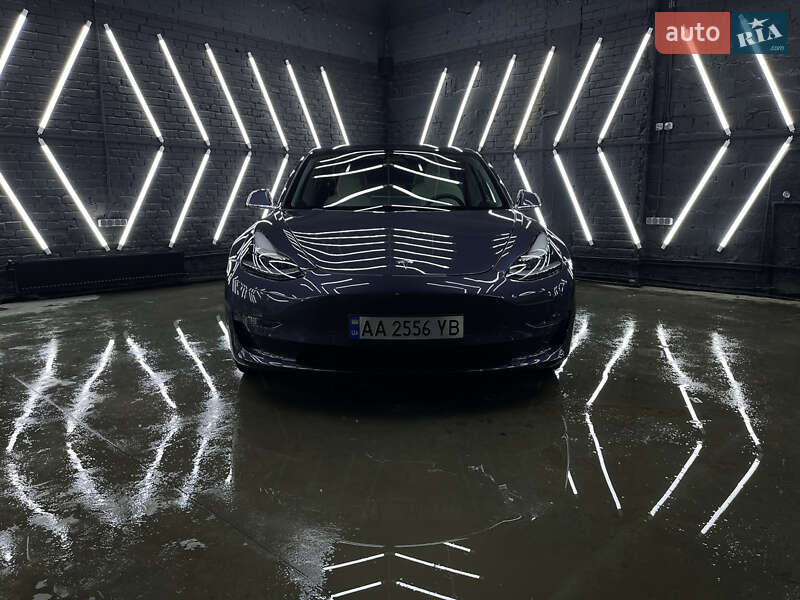 Седан Tesla Model 3 2020 в Киеве