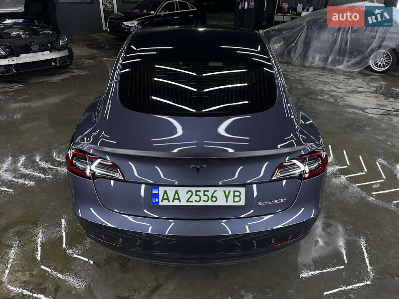 Седан Tesla Model 3 2020 в Киеве