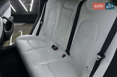 Седан Tesla Model 3 2020 в 