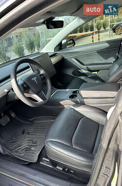 Седан Tesla Model 3 2020 в Киеве