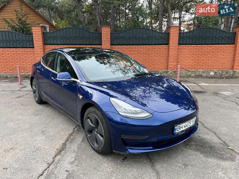Седан Tesla Model 3 2020 в Одесі