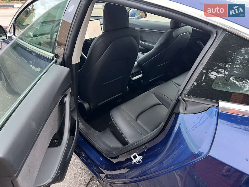 Седан Tesla Model 3 2020 в Одесі