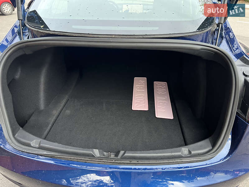 Седан Tesla Model 3 2020 в Одессе