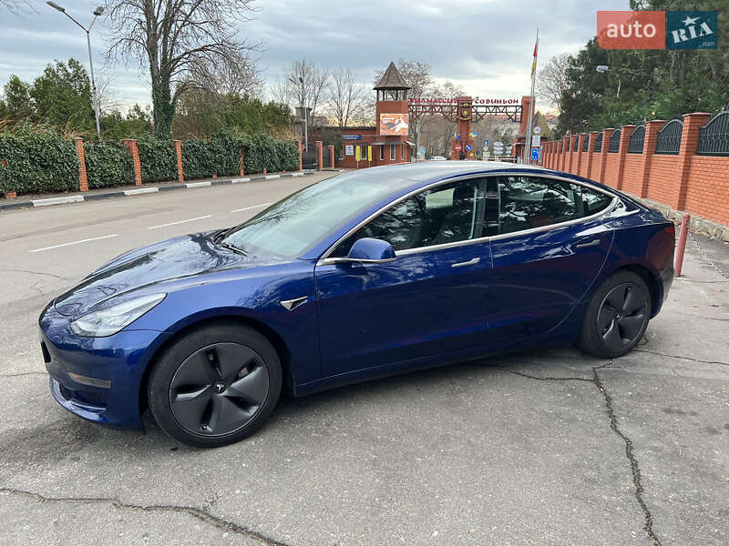 Седан Tesla Model 3 2020 в Одесі