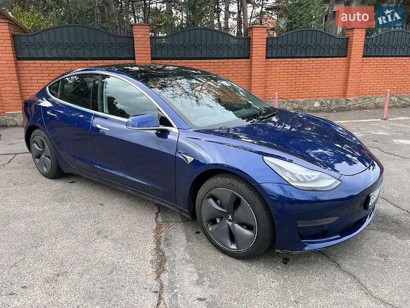 Седан Tesla Model 3 2020 в Одесі