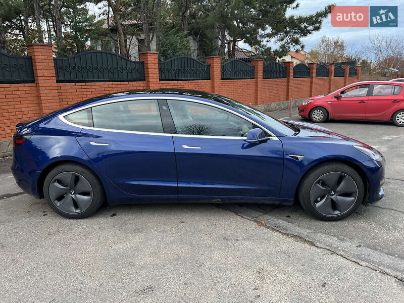 Седан Tesla Model 3 2020 в Одесі