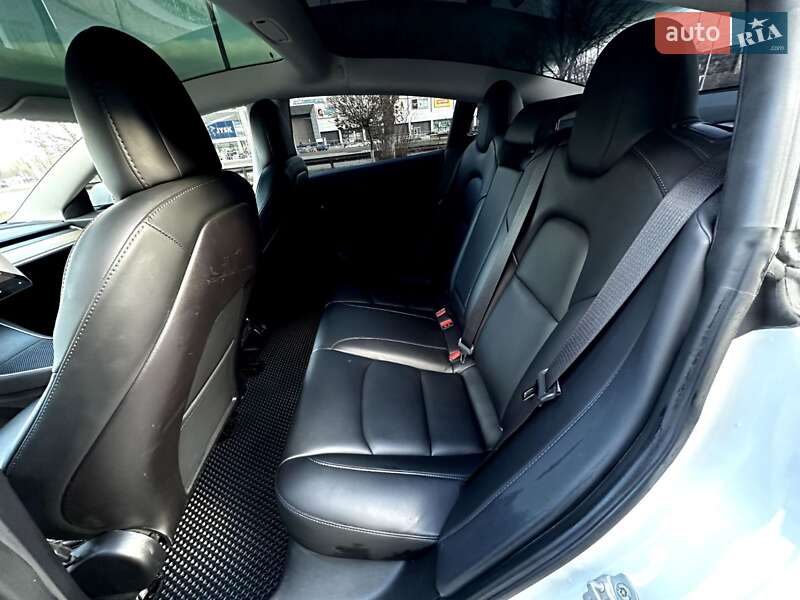 Седан Tesla Model 3 2019 в Кривом Роге