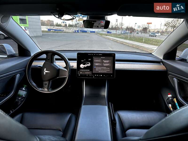 Седан Tesla Model 3 2019 в Кривом Роге