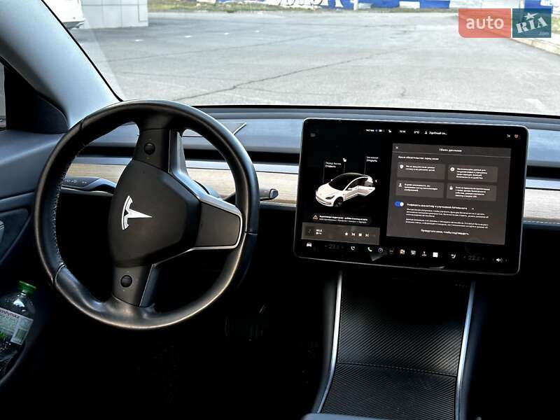 Седан Tesla Model 3 2019 в Кривом Роге