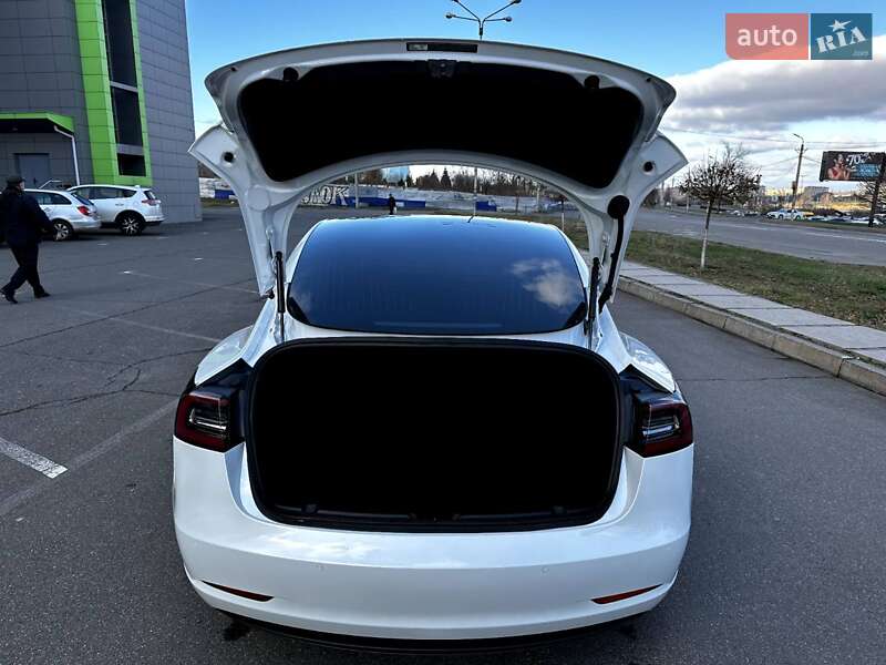 Седан Tesla Model 3 2019 в Кривом Роге