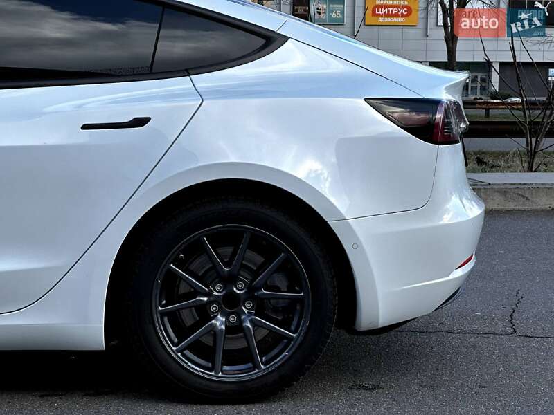 Седан Tesla Model 3 2019 в Кривом Роге