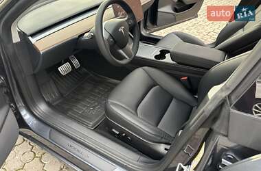 Седан Tesla Model 3 2022 в 