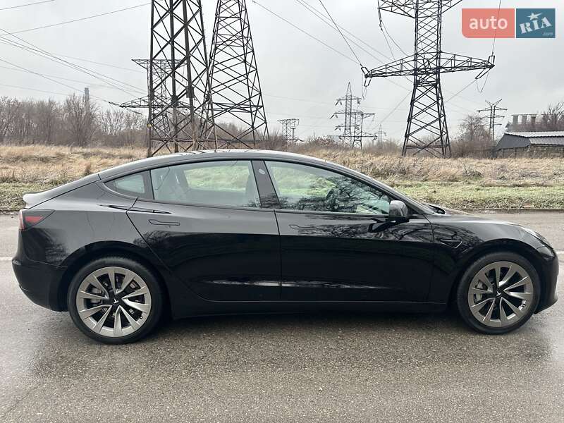Седан Tesla Model 3 2023 в Запорожье