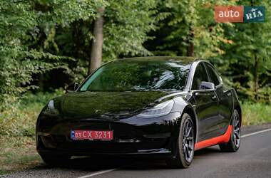 Седан Tesla Model 3 2018 в Луцке