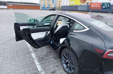 Седан Tesla Model 3 2019 в 