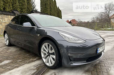 Седан Tesla Model 3 2019 в 