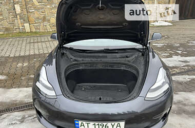 Седан Tesla Model 3 2019 в 