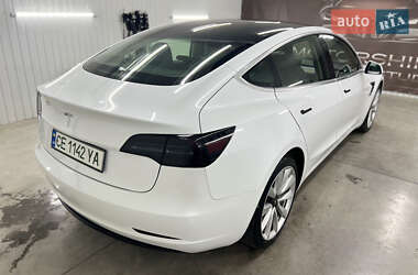 Седан Tesla Model 3 2020 в Черновцах