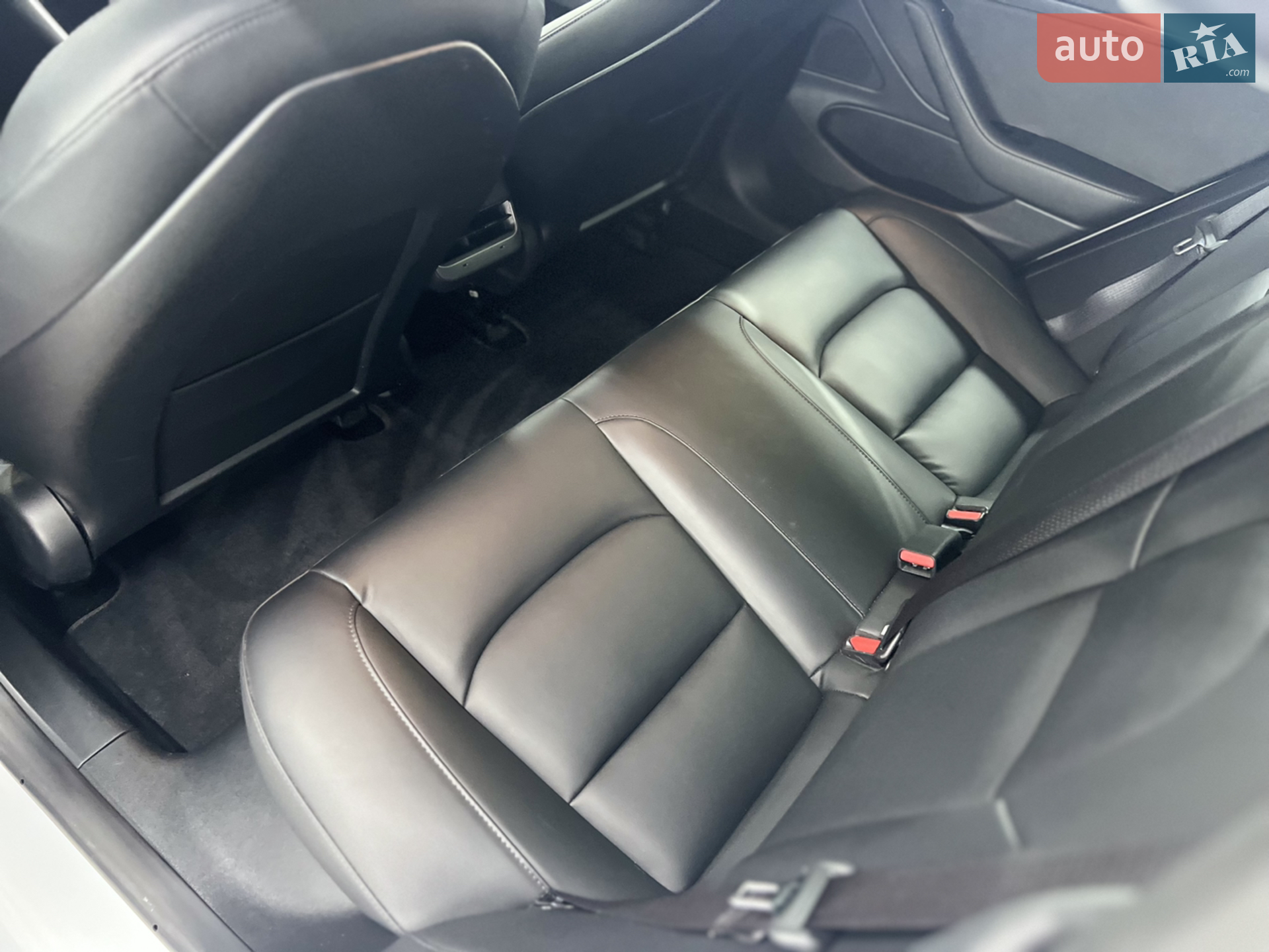 2020 Tesla Model 3 - мініатюра 18